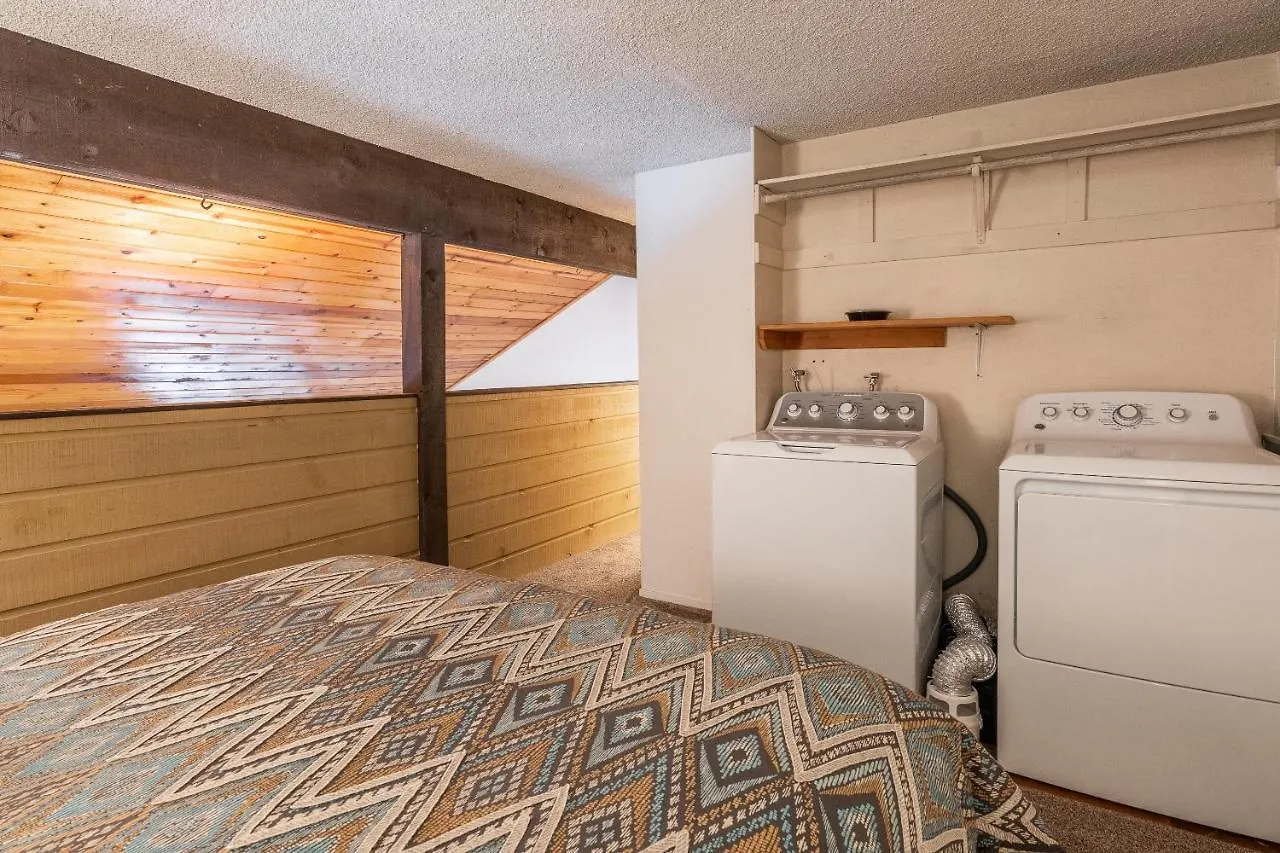 La Residence IV: Cozy Loft with Shuttle Access Mammoth Lakes 0*,